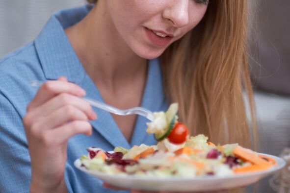 Žena změnila svůj životní styl a zhubla díky středomořské dietě